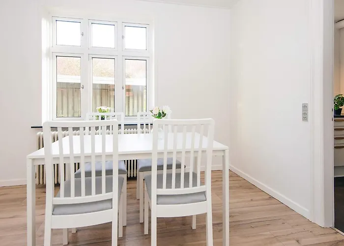 Charming Retreat In - By Traum Holiday home *