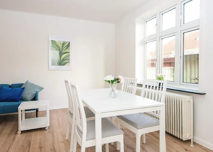 Charming Retreat In - By Traum *